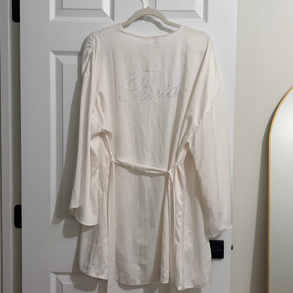NWT Bride Robe M/L - Picture 3 of 4